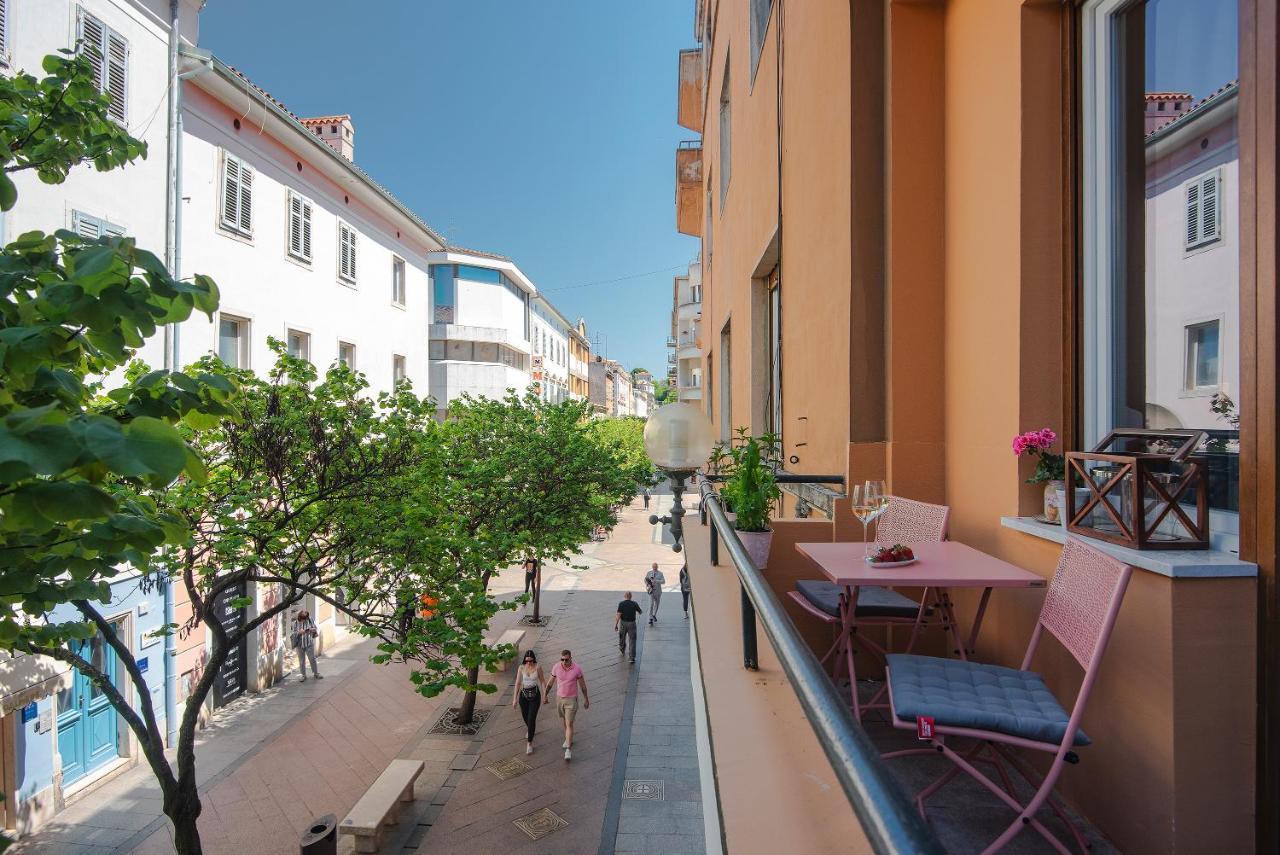 E&F Luxury Apartments بولا المظهر الخارجي الصورة